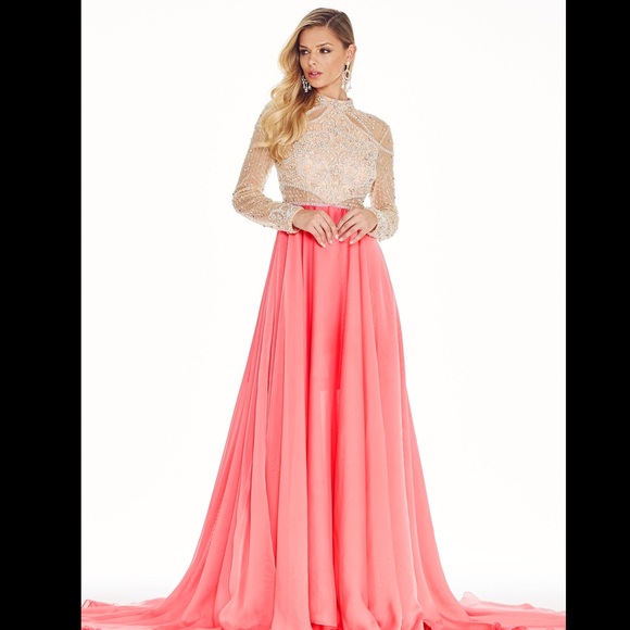 ashley Lauren Dresses & Skirts - NWOT Ashley Lauren Long Sleeve Gown